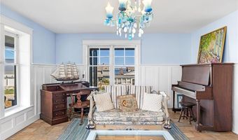 7 Clarkes Village Rd, Jamestown, RI 02835
