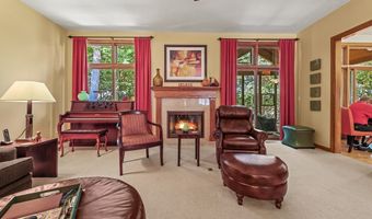 1059 Oakwood Dr, Alliance, OH 44601