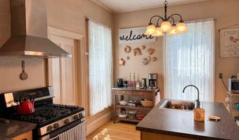 81 Parkview Ave, Bangor, ME 04401
