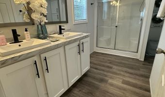 25 Park Ln, Arundel, ME 04046
