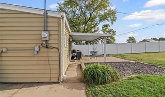 9862 Glenmont Dr, Affton, MO 63123