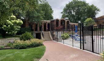 6302 Mineral Point Rd 303, Madison, WI 53705