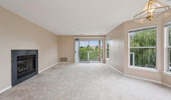 20590 CORNSTALK Ter 202, Ashburn, VA 20147