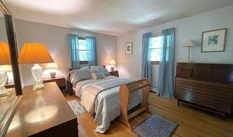 8 Wood Dr, Atkinson, NH 03811