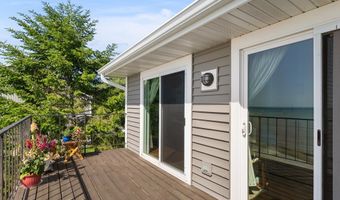 120 Summit Beach Dr, Algoma, WI 54201