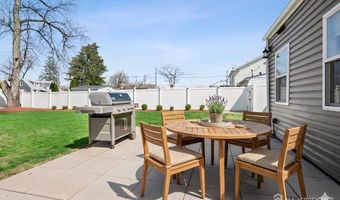 441 Remsen Ave, Avenel, NJ 07001