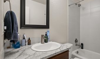 37 N Mountain Ave, Ashland, OR 97520