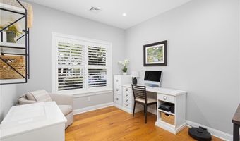 48 TRAVELERS Ct, East Greenwich, RI 02818