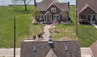 8115 Colony Dr, Algonac, MI 48001