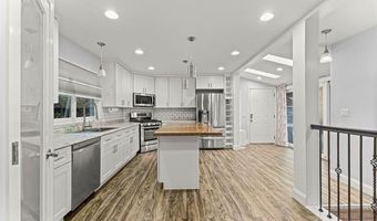 10018 Manor Ave, Allen Park, MI 48101