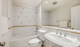 5801 Middle Crest Dr, Agoura Hills, CA 91301