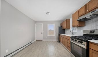 35 Central St, Lincoln, RI 02838