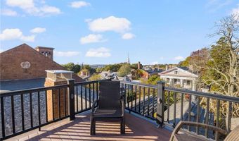 75 Pelham St C, Newport, RI 02840