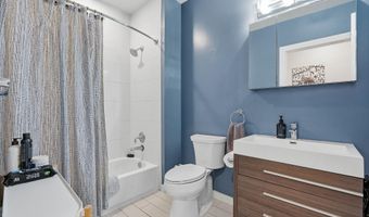 435 R St NW 404, Washington, DC 20001