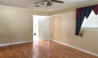 108 Arthur St, Bruce, MS 38915