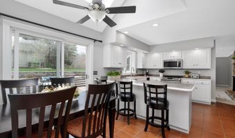 3 Chickadee Ct, Bedford, NH 03110