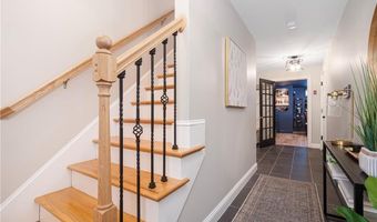 105 Hunting Hill Dr, Cumberland, RI 02864