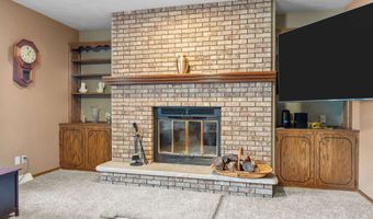 1022 E CAPITOL Dr, Appleton, WI 54911