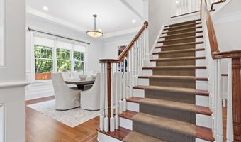 7527 WESTFIELD Dr, Bethesda, MD 20817
