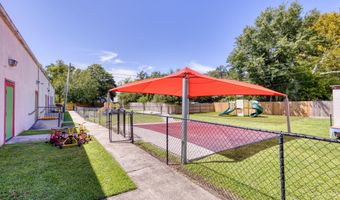 615 Howard Ave, Biloxi, MS 39530