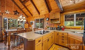 9788 Brian Way, Cascade, ID 83611