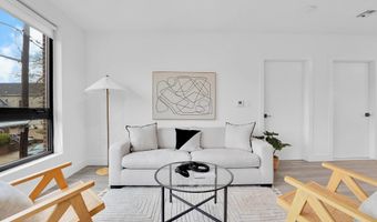 117 W 2ND St 202, Bayonne, NJ 07002