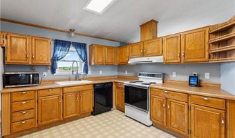 15038 Fairmount Rd, Basehor, KS 66007