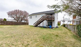 10 Flanders St, Johnston, RI 02919