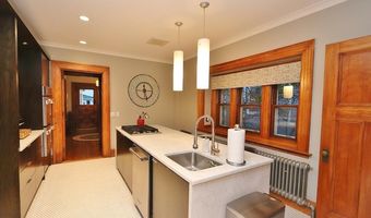 15 McKinley St, Bangor, ME 04401