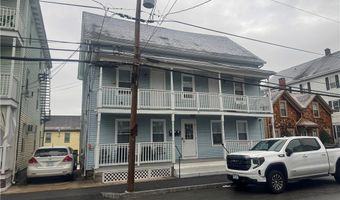 35 Central St, Lincoln, RI 02838