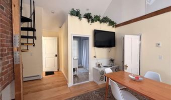 25 Marsh St, Newport, RI 02840