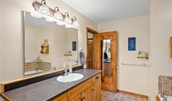 615 Woodsmen Dr NE, Alexandria, MN 56308