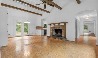 1811 Hobkirk Ct, Camden, SC 29020