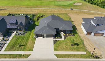 2104 Golfview Dr, Auburn, IN 46706
