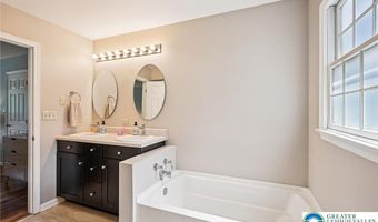 193 Wyndham Dr, Allentown, PA 18104