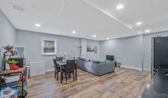 62 Bayside Ave, Amity Harbor, NY 11701