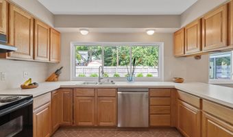 3204 Farmbrook Ct, Ann Arbor, MI 48108