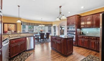 15586 Cedar Ln, Basehor, KS 66007