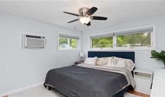 48 Flagg Ave, Warwick, RI 02886