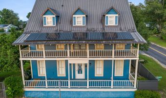 1748 Georgia St, Alford, FL 32420