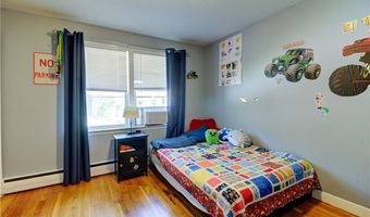 11 Golden Blvd, North Smithfield, RI 02896