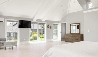 1058 E Shore Rd, Jamestown, RI 02835