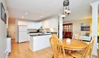 8 Centerbrook Ct 8, Avon, CT 06001