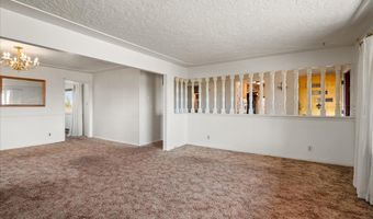 826 SKYLINE Dr, Cheyenne, WY 82009