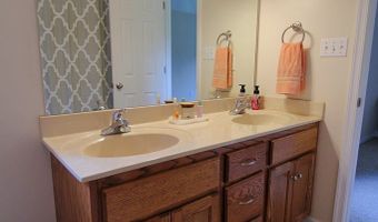207 Sunnydale Ave, Appomattox, VA 24522