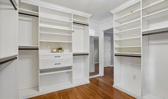 3831 N VERNON St N, Arlington, VA 22207