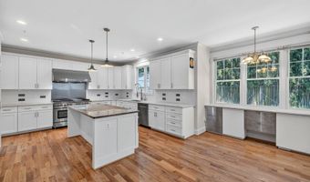 8905 HEMPSTEAD Ave, Bethesda, MD 20817