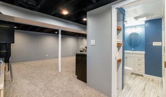 646 Dellwood Dr, Ann Arbor, MI 48103