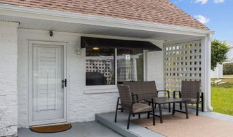 125 Pelican Dr, Atlantic Beach, NC 28512