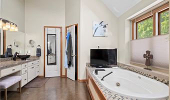224 Sleepy Hollow Dr, Amherst, OH 44001